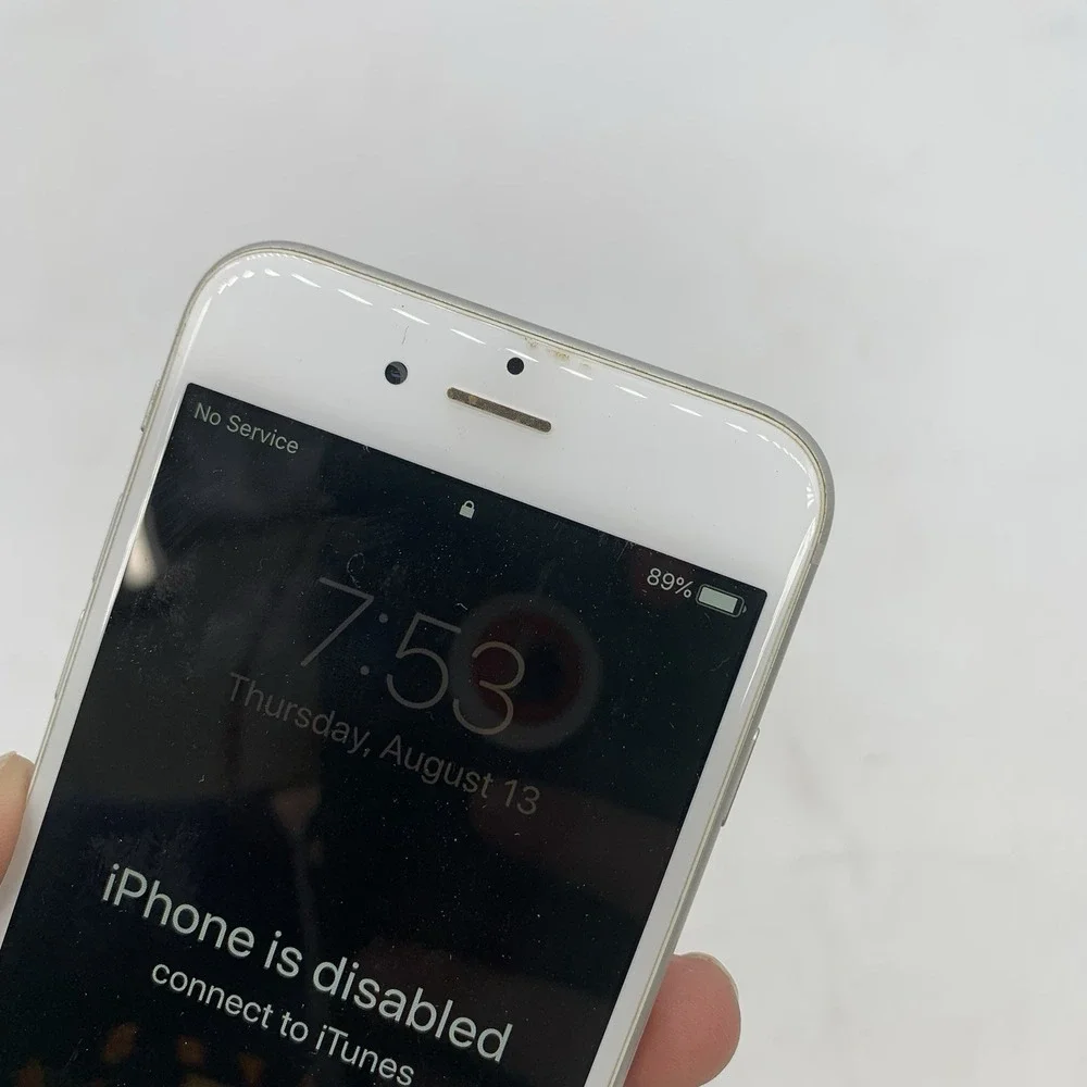Apple iPhone 6 64GB Carrier Locked Screen Locked MQ6V2LL/A Silver Working A1905
